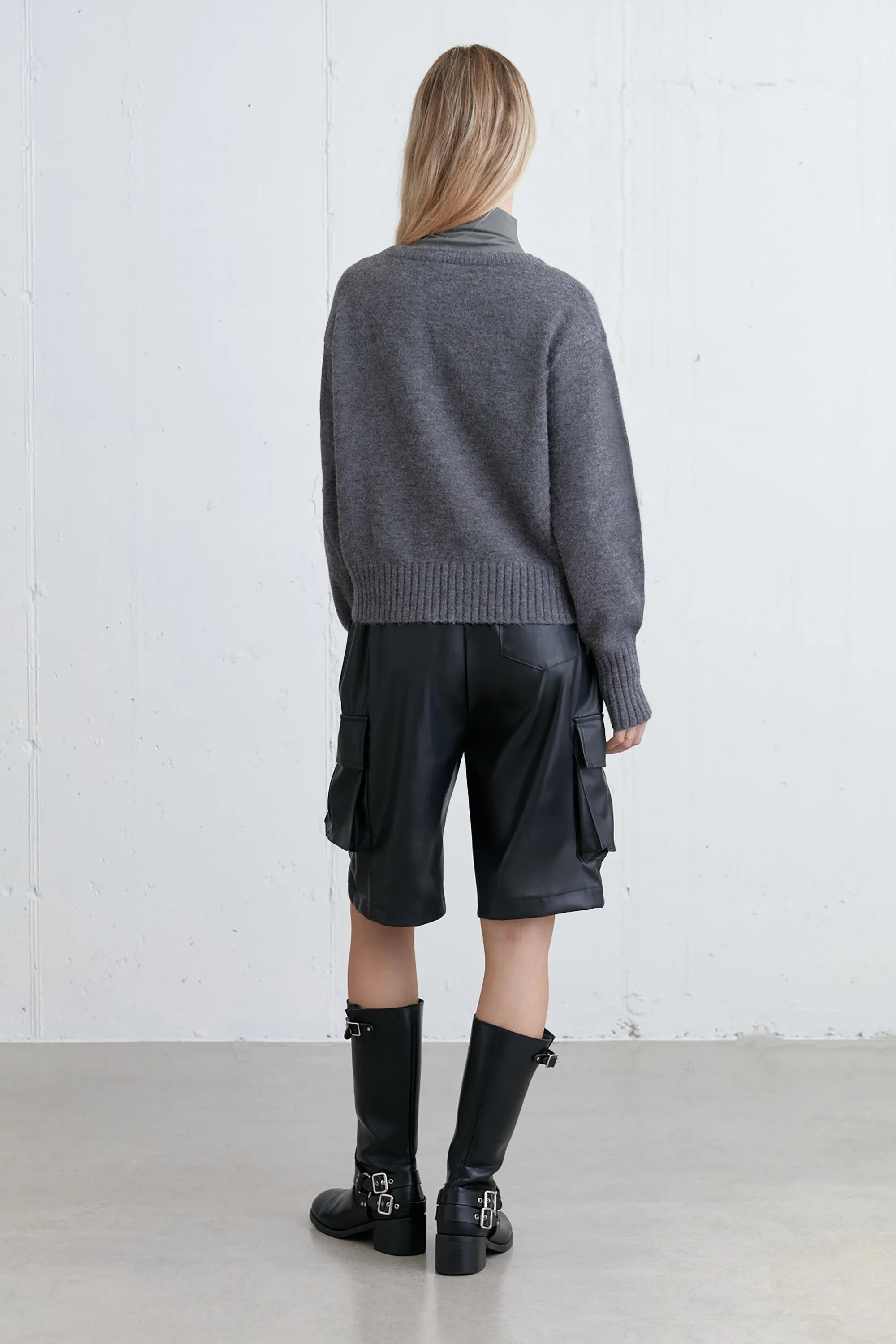 RELAXED FIT CREWNECK SWEATER