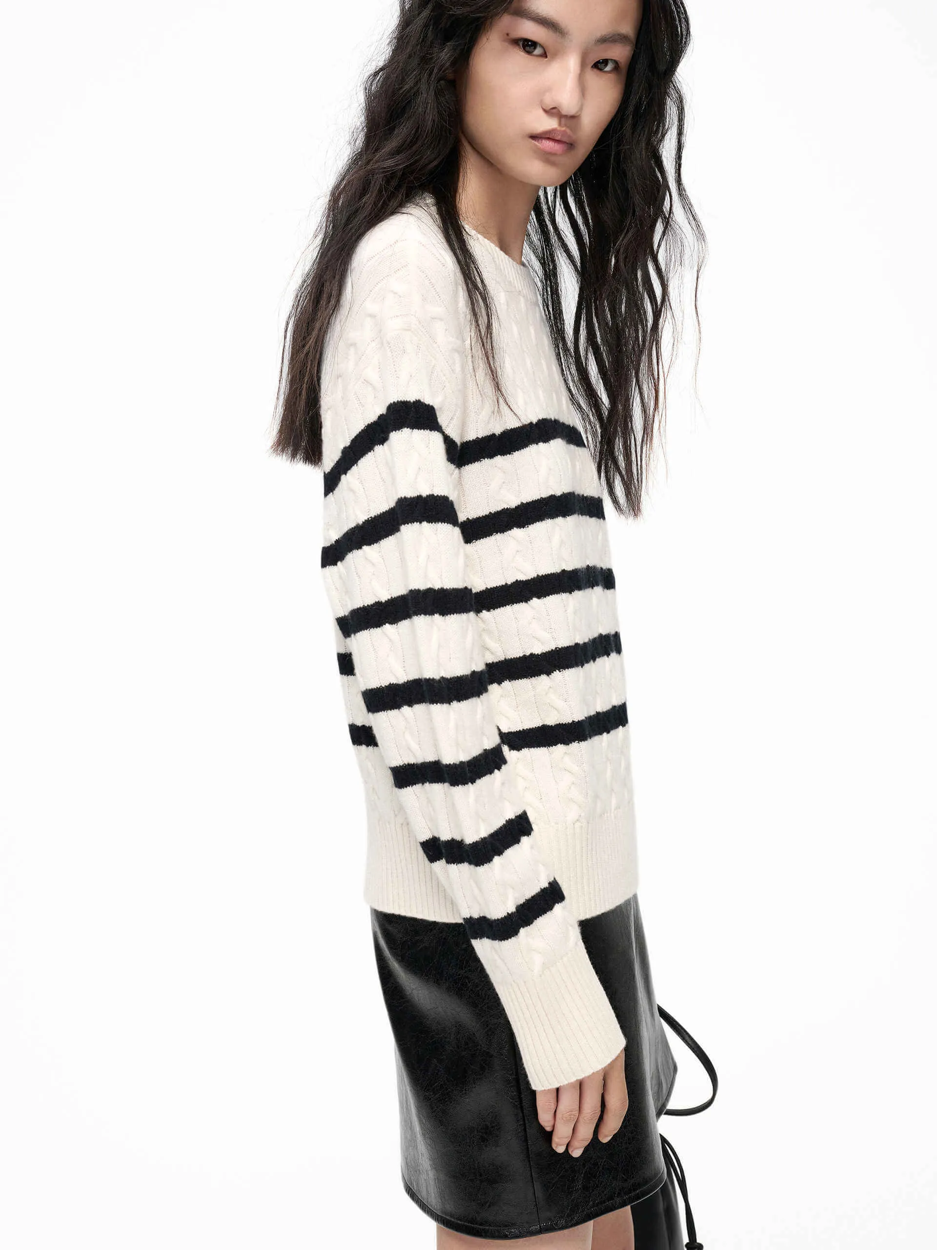 Round Collar Knit Sweater