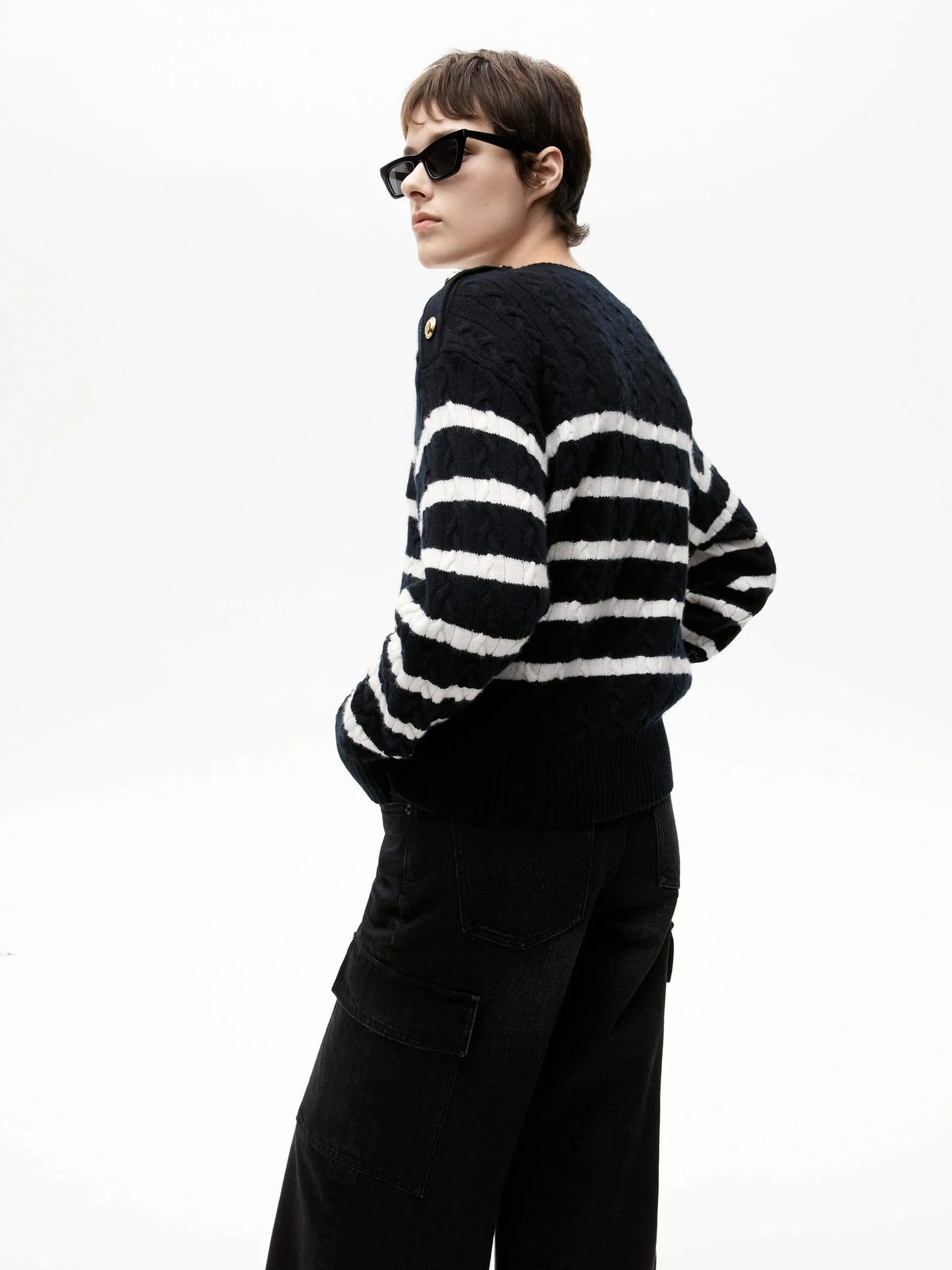 Round Collar Knit Sweater