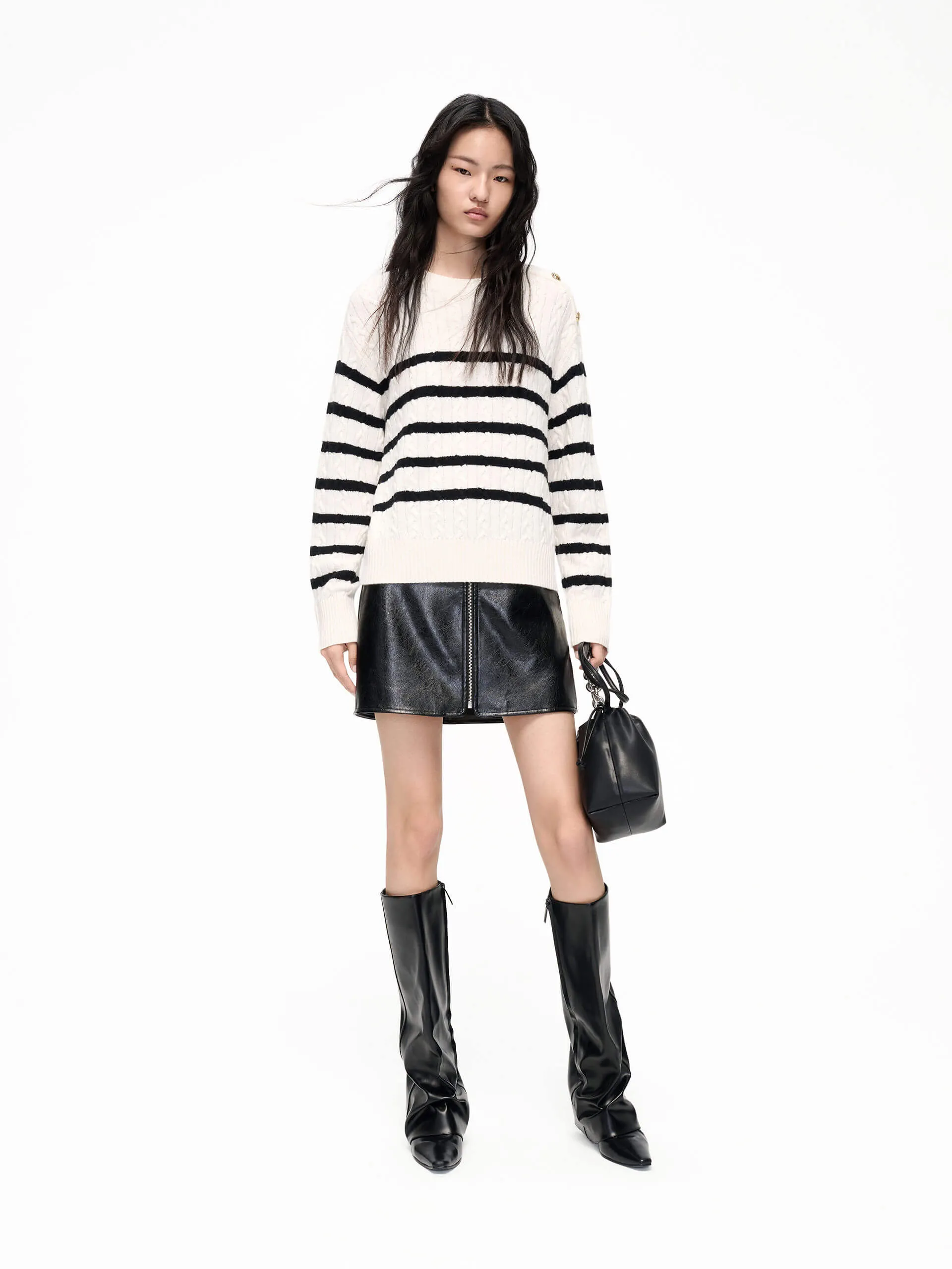 Round Collar Knit Sweater